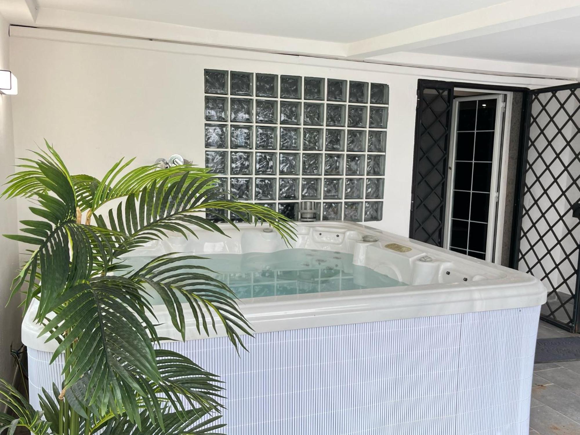 Con Jacuzzi * Ponte Galeria